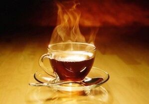 Mirisno piće na bazi čaja, meda i votke za jačanje muške moći